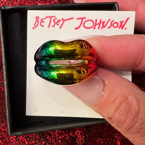 🌈Betsey Johnson Rainbow 🌈 Lips Ring-SZ 7.5-NWT - Picture 1 of 11